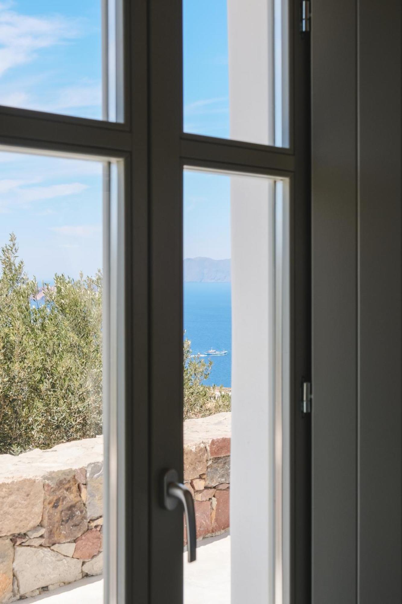 Odyssey Rock Milos Sunset Suites Plaka  Exterior foto