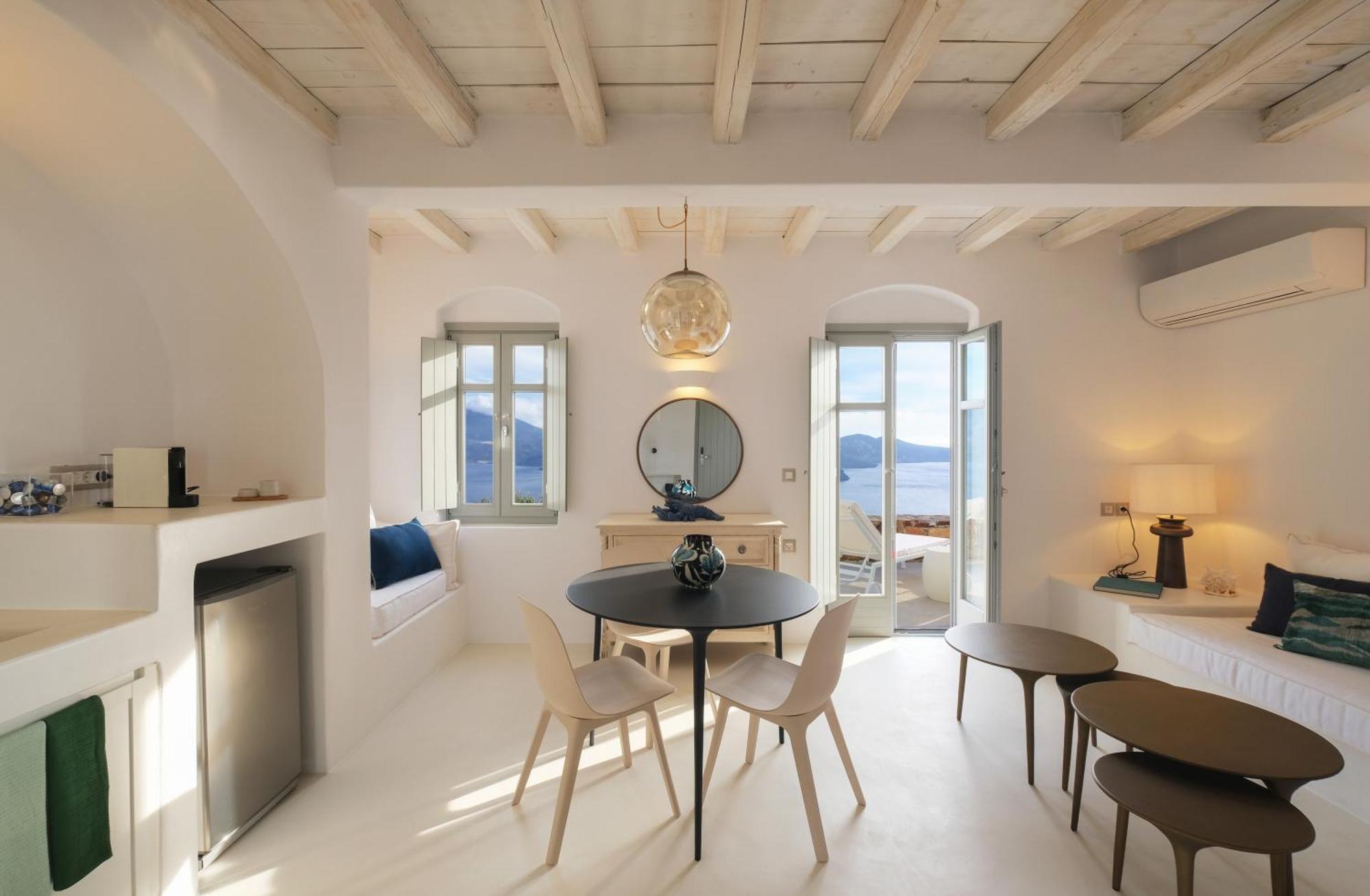 Odyssey Rock Milos Sunset Suites Plaka  Exterior foto
