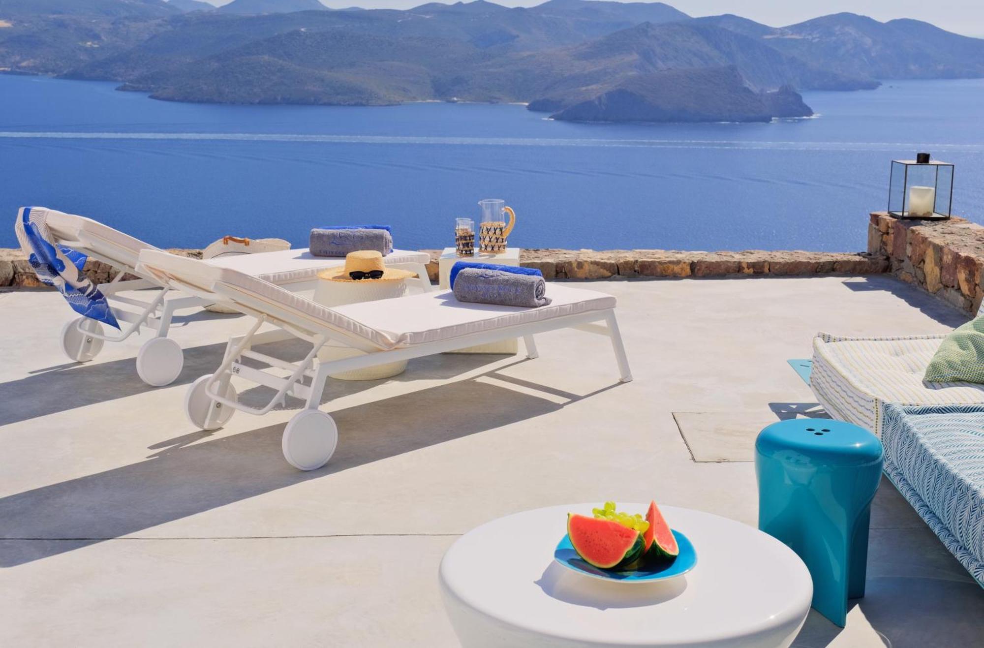 Odyssey Rock Milos Sunset Suites Plaka  Exterior foto