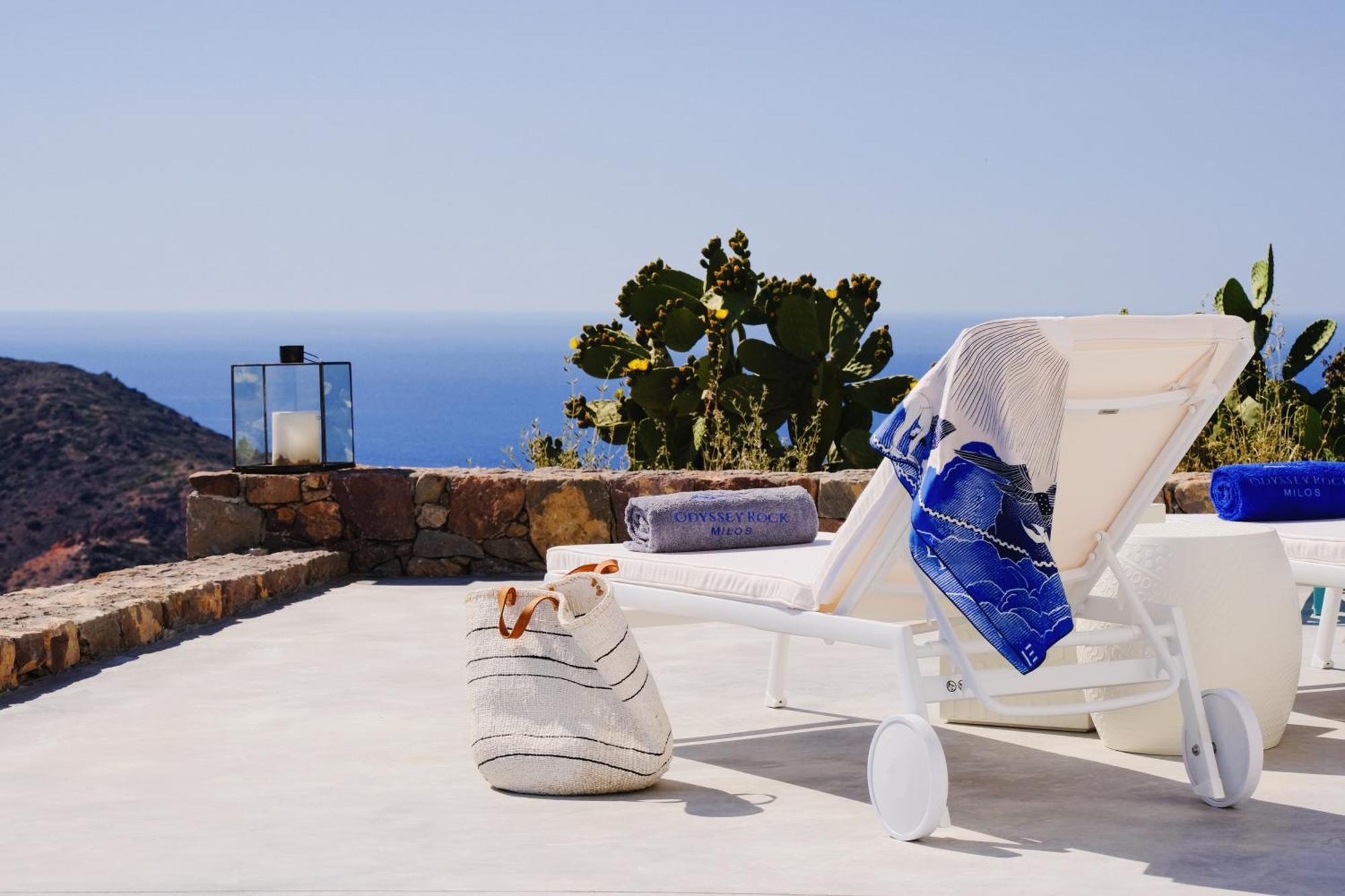 Odyssey Rock Milos Sunset Suites Plaka  Zimmer foto